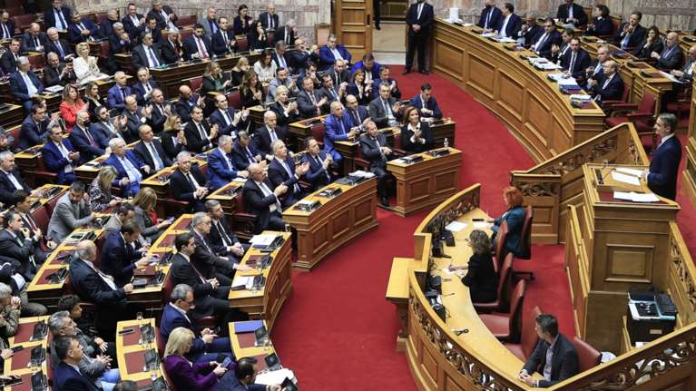 Βουλή: Κατατίθεται σήμερα το νομοσχέδιο για τον γάμο των ομόφυλων ζευγαριών- Μετράνε &quot;κουκιά&quot; στο Μαξίμου