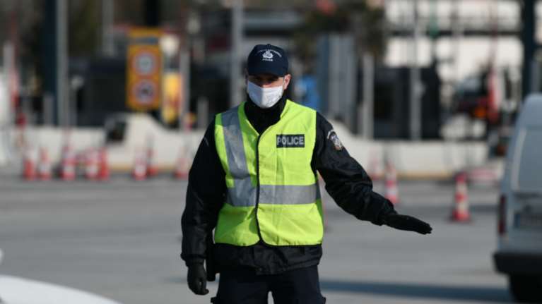 Πάσχα στο χωριό: Τα δύο σενάρια που εξετάζει η κυβέρνηση - Επιφυλακτικοί οι λοιμωξιολόγοι