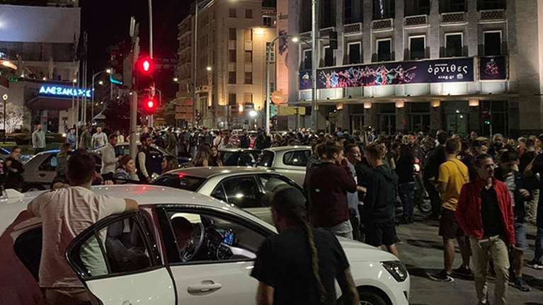 Εποχές &quot;Παπαθεμελή&quot; στη Θεσσαλονίκη: Πρώτη συγκέντρωση καταστηματαρχών - Ζητούν διεύρυνση ωραρίου [Εικόνες-Βίντεο]