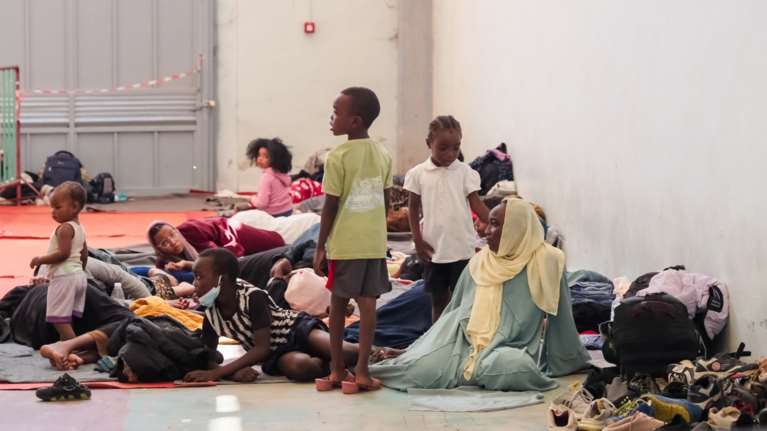 Μάχη για να ανακοπούν οι μεταναστευτικές ροές στην Κρήτη - Εκτάκτως στη Λιβύη ο Πλεύρης