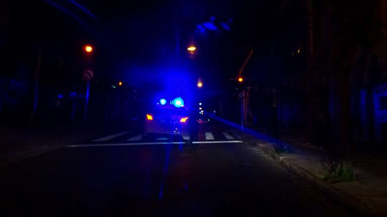 Σοκ στην παραλιακή: Αυτοκίνητο παρέσυρε και σκότωσε 40χρονο σε αναπηρικό αμαξίδιο- Νεκρά και τα δύο του σκυλάκια