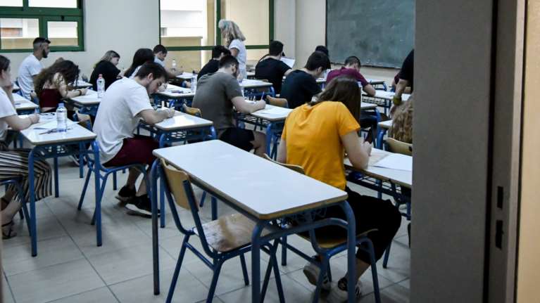 Σχολεία: Στο τραπέζι &quot;κούρεμα&quot; απουσιών - Σε ποια μαθήματα δεν θα δοθούν βαθμοί τετραμήνου - Διευκρινίσεις υπουργείου