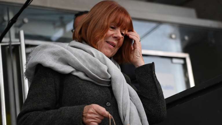 H Ζιζέλ Πελικό αλλάζει όνομα και σβήνει το φρικτό παρελθόν της - Στην τελική ευθεία η δίκη των βιαστών της