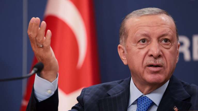 Τουρκικά ΜΜΕ ειρωνεύονται τον Ερντογάν: &quot;Ξαφνικά ένα βράδυ... μας έδιωξαν από το πρόγραμμα των F-35&quot;