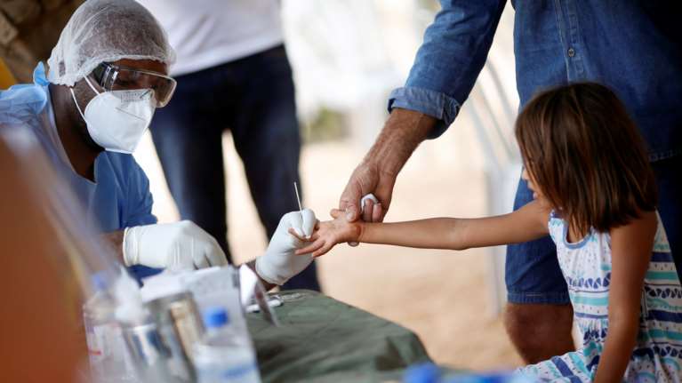 Εμβολιασμοί παιδιών: Τα ποσοστά ανά ηλικία- Έφθασαν τους 48.000 στα παιδιά 12-14 ετών [βίντεο]