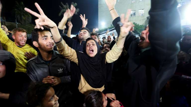 Λωρίδα της Γάζας: Χιλιάδες Παλαιστίνιοι πανηγυρίζουν μετά τη συμφωνία για εκεχειρία Ισραήλ - Χαμάς [εικόνες - βίντεο]