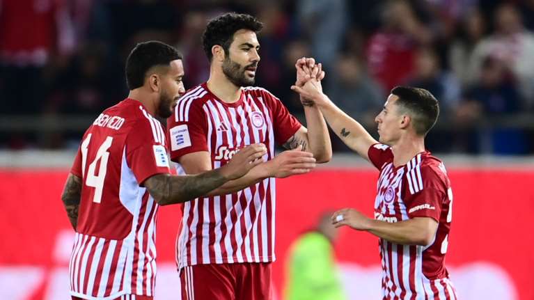 Ακάθεκτος ο Ολυμπιακός, νίκησε 2-1 και τον ΠΑΟΚ