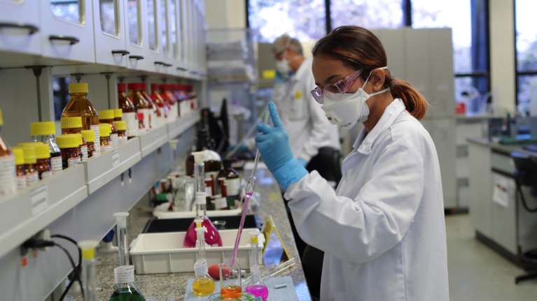 Κορονοϊός: Υπερδιπλάσιος ο κίνδυνος νοσηλείας με την μετάλλαξη Δέλτα σε σχέση με την βρετανική