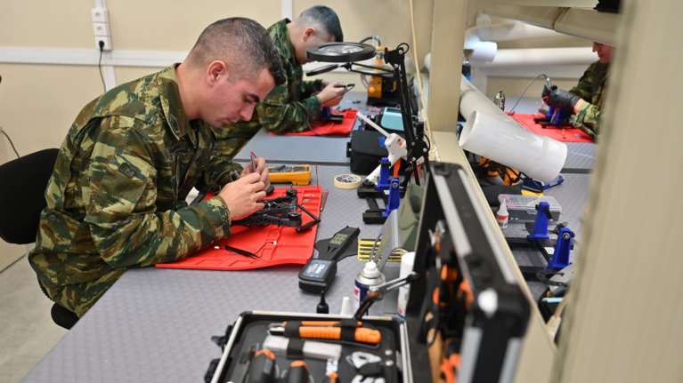 Ένοπλες Δυνάμεις: Η Ελλάδα έχει δυνατότητα παραγωγής άνω των 1.000 drones τον χρόνο