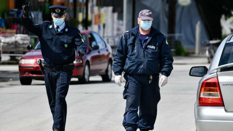 Αλαλούμ στο Αγρίνιο με τα τεστ κορονοϊού: 34 αστυνομικοί βγήκαν χθες θετικοί και σήμερα αρνητικοί