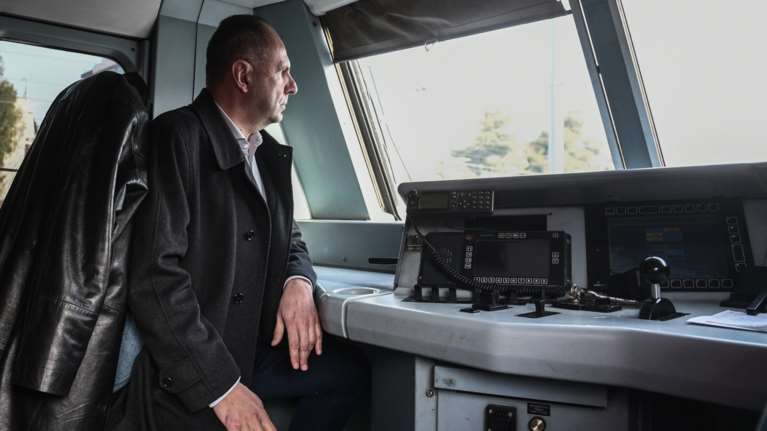 Στο πρώτο δρομολόγιο Αθήνα - Καλαμπάκα ο Γεραπετρίτης: &quot;Επανεκκίνηση με ασφάλεια&quot; [εικόνες - βίντεο]