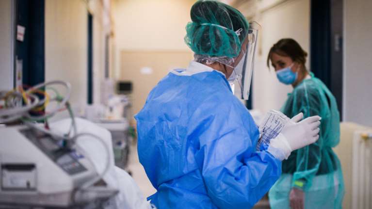 Κορονοϊός: Δύο νεκροί μέσα σε λίγες ώρες - Κατέληξε 84χρονη στο ΑΧΕΠΑ - 316 θάνατοι από τον ιό