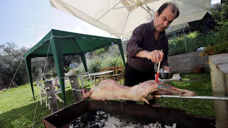 Ο καιρός το Πάσχα: Δεν θα κάνουμε με ήλιο - Νεφώσεις, ζέστη και αφρικανική σκόνη