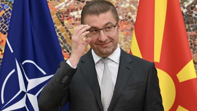 Μίτσκοσκι για ενδεχόμενη συνάντηση με Μητσοτάκη: "Ελπίζω ότι θα διατηρήσουμε την αξιοπρέπεια και ότι θα συζητήσουμε ως καλοί γείτονες"