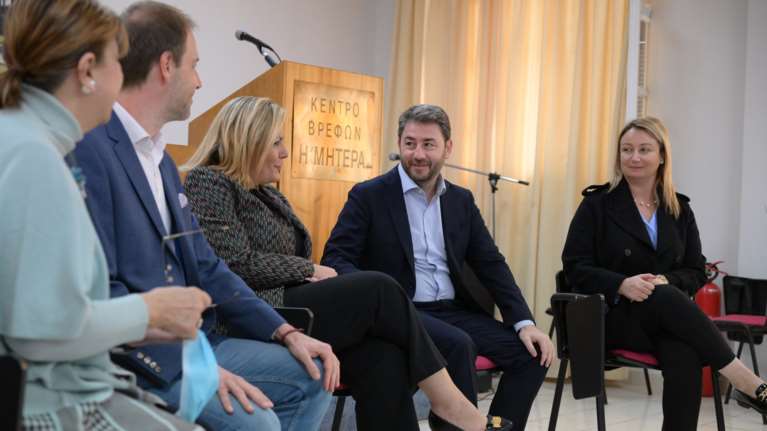 Ο Ανδρουλάκης στο ίδρυμα &quot;Μητέρα&quot;: Να στηρίξουμε την αποϊδρυματοποίηση και την αναδοχή [εικόνες]