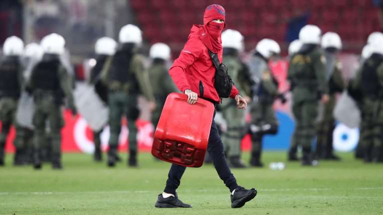 Πώς δρούσε η εγκληματική οργάνωση των χούλιγκαν: Τα &quot;κεφάλια&quot;, τα &quot;μεροκάματα&quot; και ο ρόλος των &quot;μικρών&quot;