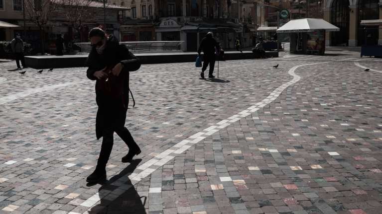 Xαλάρωση lockdown: Τι αλλάζει από το Σάββατο σε μετακινήσεις, ωράρια και  κομμωτήρια - Σήμερα οι ανακοινώσεις