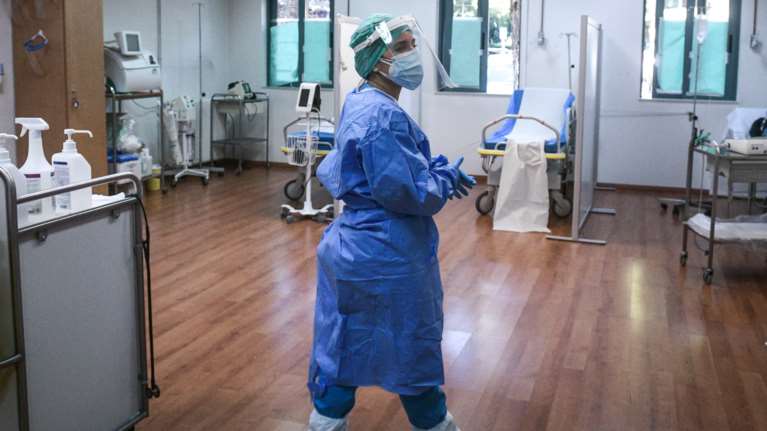 Κορονοϊός: Σοκ με 96 θανάτους σήμερα - 2.093 νέα κρούσματα και 765 διασωληνωμένοι