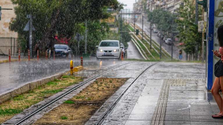 Καιρός: Ξεκινάει τριήμερο κακοκαιρίας - Καταιγίδες και πτώση της θερμοκρασίας φέρνει η "ψυχρή λίμνη"