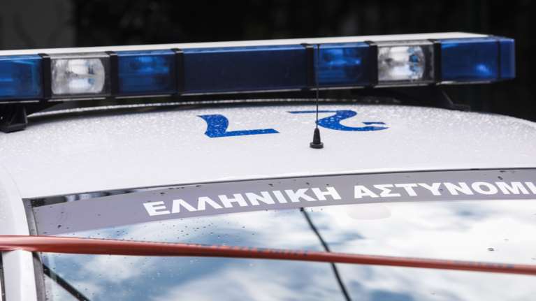 Σοκ στο Περιστέρι: Νεκρή βρέθηκε 17χρονη στο διαμέρισμά της - Αναζητείται ο σύντροφός της