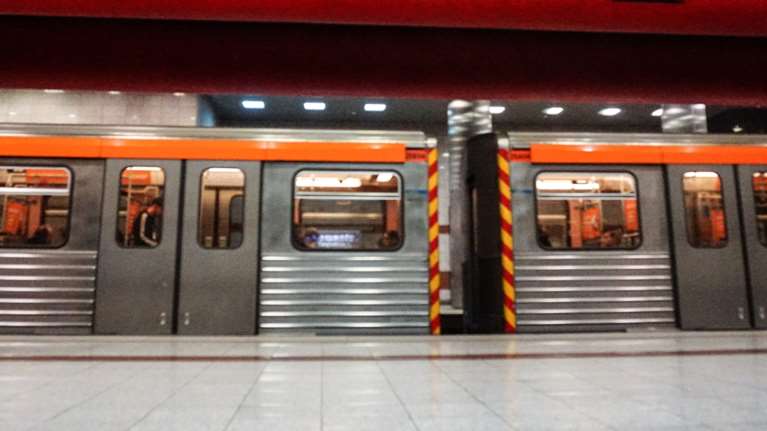 Παράνομη κρίθηκε η απεργία σε μετρό, τραμ και ηλεκτρικό - Άγνωστο πότε θα ξεκινήσουν τα δρομολόγια