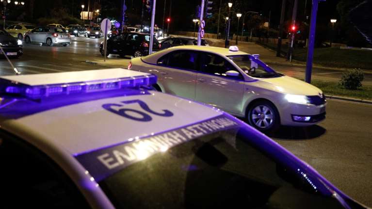 Νέα Σμύρνη: Εκαναν κορονο-πάρτι και μαχαίρωσαν 60χρονο που τους έκανε παρατήρηση