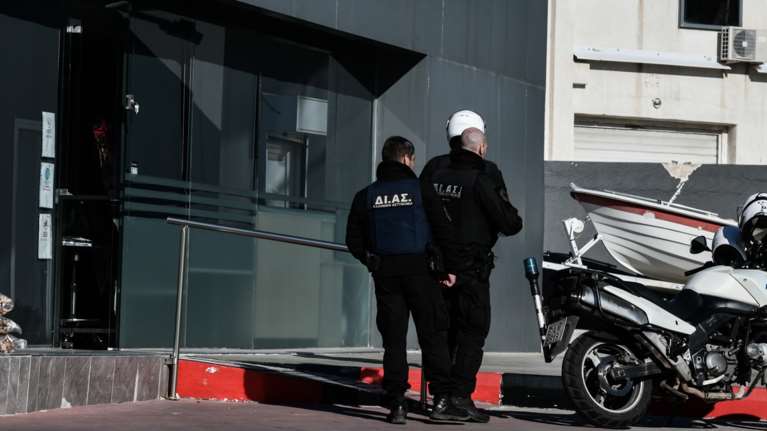 Γλυκά Νερά: Πυροβολισμοί έξω από πρατήριο καυσίμων - Η σύνδεση με την εκτέλεση στον Γέρακα [βίντεο]