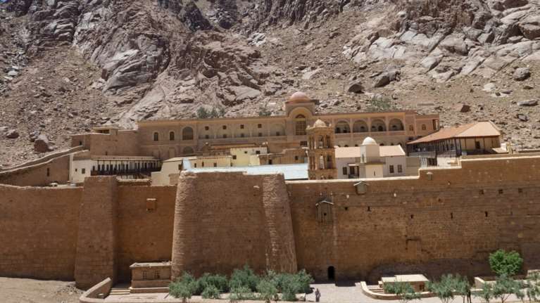 Μονή Σινά: Απόλυτος αιφνιδιασμός στην Αθήνα για την απόφαση του δικαστηρίου - Διαψεύδει το Αιγυπτιακό ΥΠΕΞ τη δήμευση της περιουσίας της