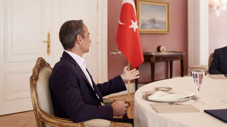 Συνάντηση Μητσοτάκη με Ερντογάν με θέα το Βόσπορο - Ο διάλογος για τις... γραβάτες [εικόνες - βίντεο]