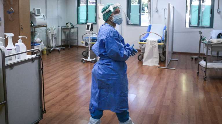 Κορονοϊός: 2.338 νέα κρούσματα και 31 θάνατοι - Αυξήθηκαν στους 343 οι διασωληνωμένοι