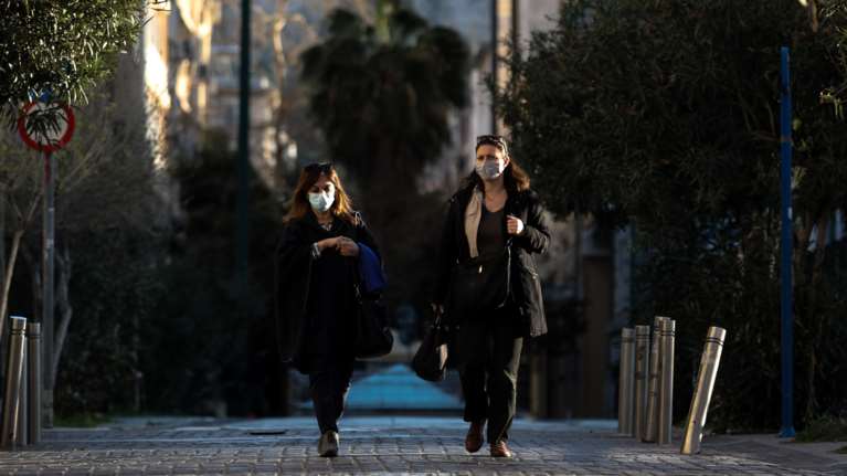 &quot;Μαιμού&quot; δικαιούχοι των μέτρων στήριξης: &quot;Σαφάρι&quot; των αρχών για τον εντοπισμό τους - Οι 4 κατηγορίες