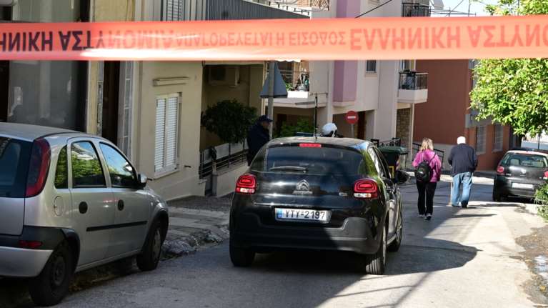 Ανατροπή στην Ηλιούπολη: Ενδείξεις ότι ο γιος σκότωσε τη μητέρα και αυτοκτόνησε