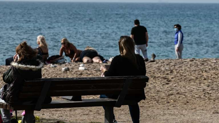 &quot;Έρχονται αλκυονίδες ημέρες με 20άρια&quot;: Η πρόγνωση Τσατραφύλλια για την αλλαγή του καιρού από την Τσικνοπέμπτη