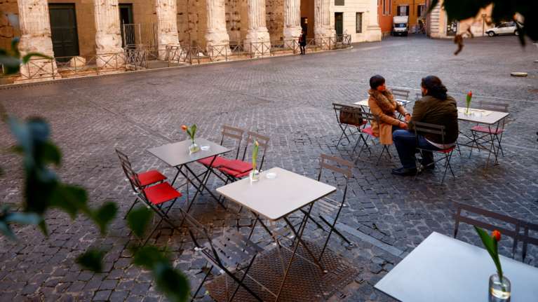 Ολη η Ευρώπη αυστηροποιεί τα lockdown: Κλειστά σχολεία, καταστήματα, απαγόρευση κυκλοφορίας μέχρι τέλος Φεβρουαρίου