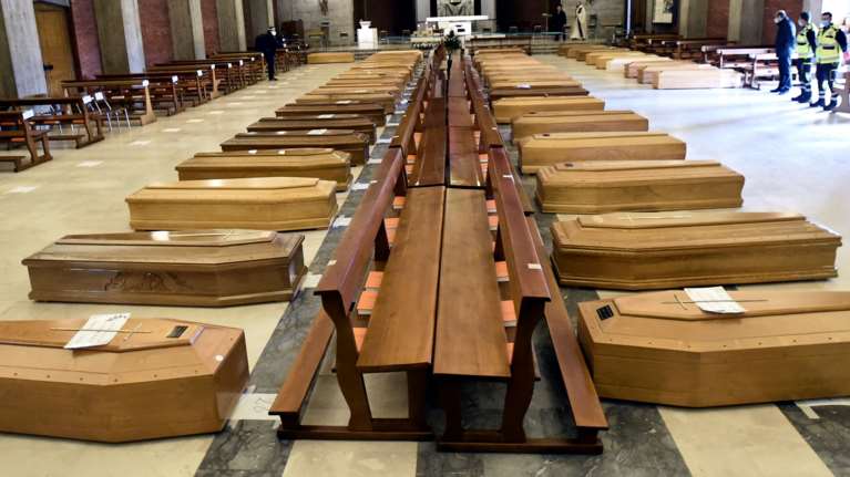 Κορονοϊός - ΠΟΥ: Ραγδαία κλιμάκωση με 1 εκατ. κρούσματα και 50.000 θανάτους παγκοσμίως