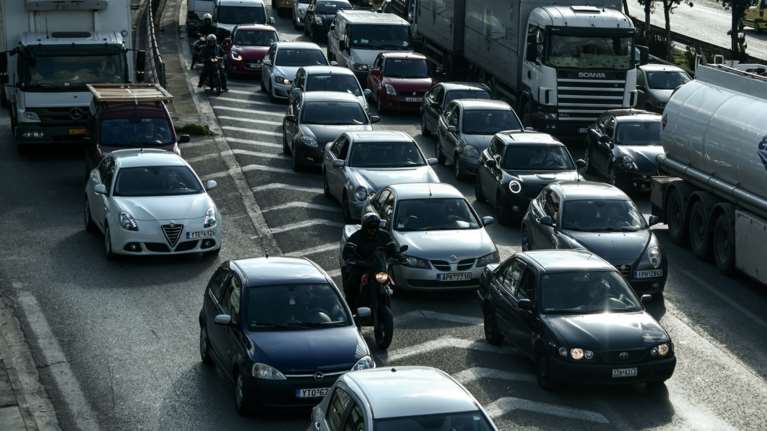Τροχαίο στον Κηφισό: Ουρές χιλιομέτρων στο ρεύμα προς Λαμία - Δείτε live την κίνηση στους δρόμους