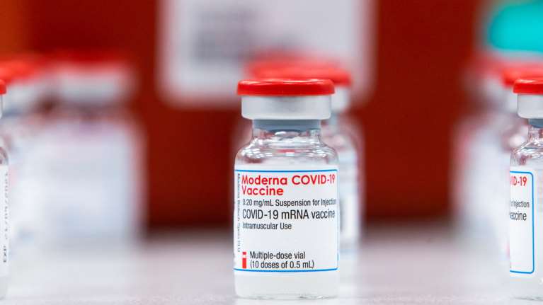ΠΟΥ: Πράσινο φως για επείγουσα χρήση του εμβολίου της Moderna