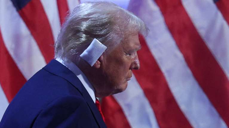 &quot;Αποτύχαμε&quot;: Οι Μυστικές Υπηρεσίες παραδέχονται ότι δεν μπόρεσαν να προστατεύσουν τον Τραμπ στην απόπειρα δολοφονίας