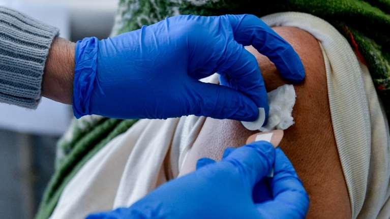 Κορονοϊός: Το crash test τεσσάρων εμβολίων μετά το εξάμηνο - Ποιο έχει περισσότερα αντισώματα