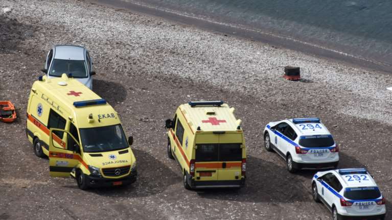 Θρίλερ στη Φολέγανδρο: 26χρονη βρέθηκε νεκρή με τα ρούχα της στη θάλασσα - Αγνοείται ο φίλος της
