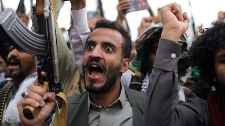 Εργαζόμενοι του ΟΗΕ όμηροι των Χούθι: Τουλάχιστον 11 ανθρώπους απήγαγαν οι αντάρτες της Υεμένης κατά τη διάρκεια εφόδων