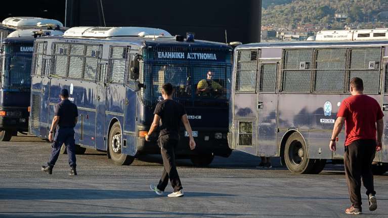 &quot;Αστακός&quot; η Λέσβος: Με ΜΑΤ και &quot;Αίαντες&quot; ενισχύονται οι αστυνομικές δυνάμεις [εικόνες - βίντεο]