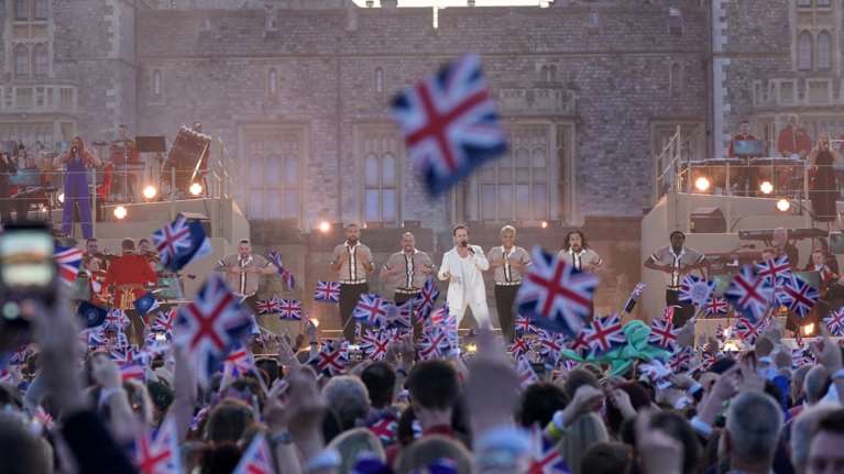 Η μεγάλη συναυλία στο κάστρο του Ουίνδσορ για τη στέψη του βασιλιά Κάρολου [εικόνες - βίντεο]