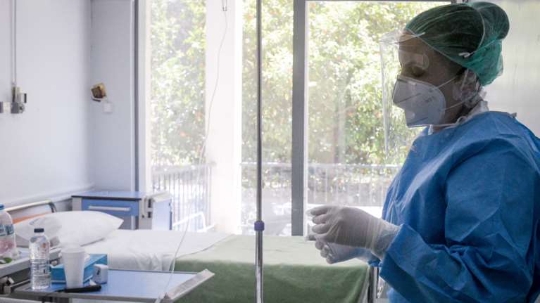 Κορονοϊός: Σχέδιο έκτακτης ανάγκης για τα νοσοκομεία της Αττικής - Αύξηση 36% στις εισαγωγές το τελευταίο 24ωρο σε όλη τη χώρα