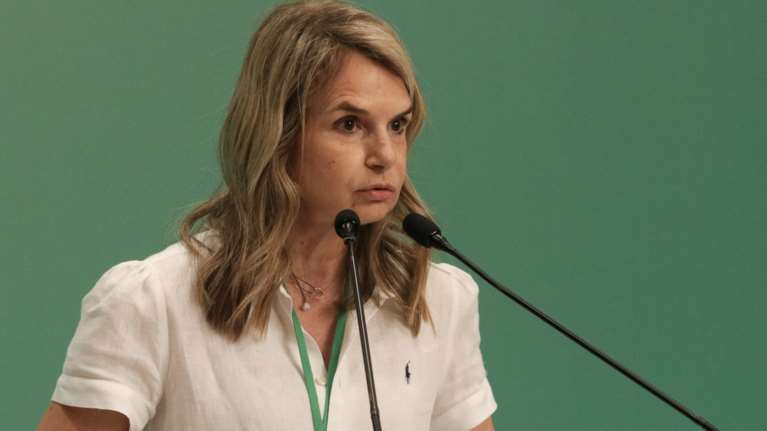 Υποψήφια για την ηγεσία του ΠΑΣΟΚ και η Μιλένα Αποστολάκη - &quot;Αναγκαία η επανεκκίνηση - Επιτακτική η αλλαγή&quot;