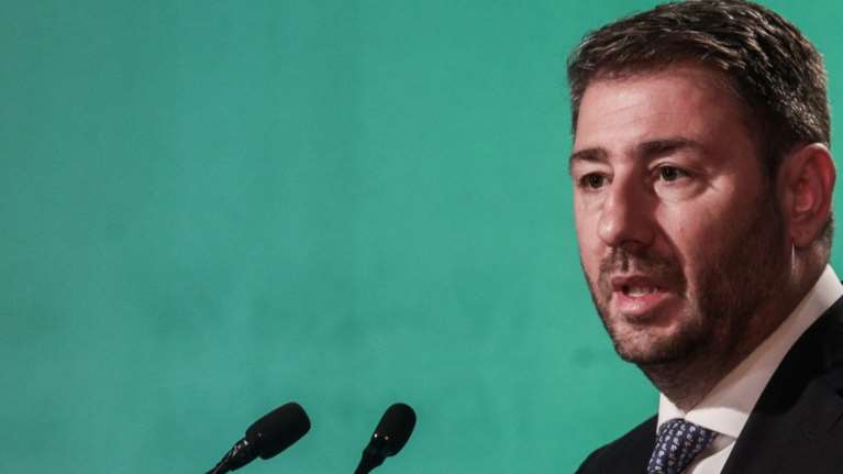 Ανδρουλάκης σε Μητσοτάκη: Ζητώ να ανακοινωθεί ο λόγος παρακολούθησής μου από την ΕΥΠ -  Ποια σκιά φωτίσατε;