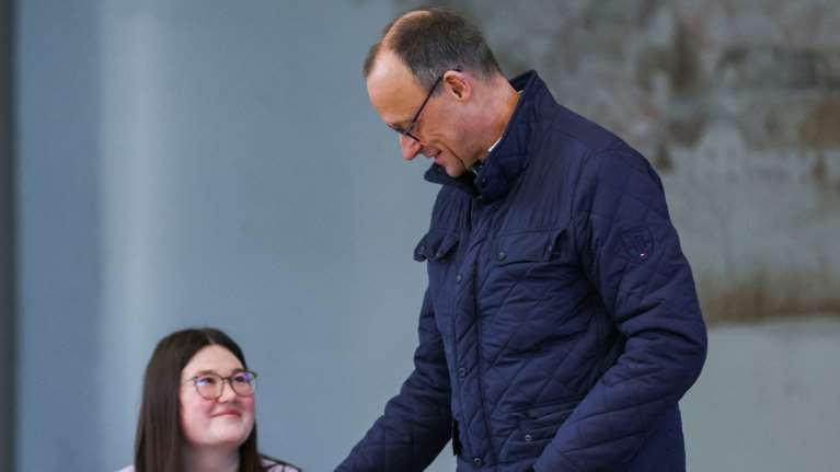 Γερμανικές εκλογές - Exit Poll: Προβάδισμα CDU με 29%, δεύτερο το ακροδεξιό AfD με 19,5%