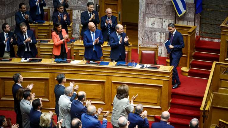 Βουλή: Έλαβε την ψήφο εμπιστοσύνης η κυβέρνηση με 158 &quot;ναι&quot; - &quot;Οχι&quot; από σύσσωμη την αντιπολίτευση