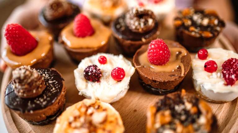 Εορτολόγιο: Ποια ονόματα γιορτάζουν σήμερα, Δευτέρα 26 Δεκεμβρίου