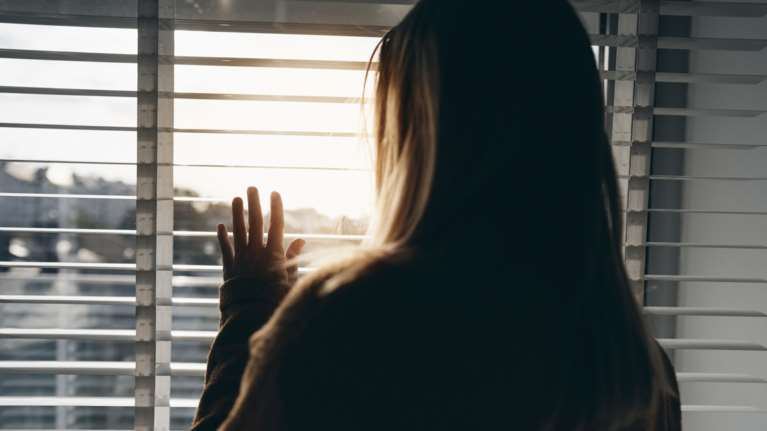 Αλιβέρι: Ελεύθεροι οι γονείς που κατηγορούνται για την κακοποίηση της 12χρονης - Τους επιτράπηκε να δουν τα παιδιά τους